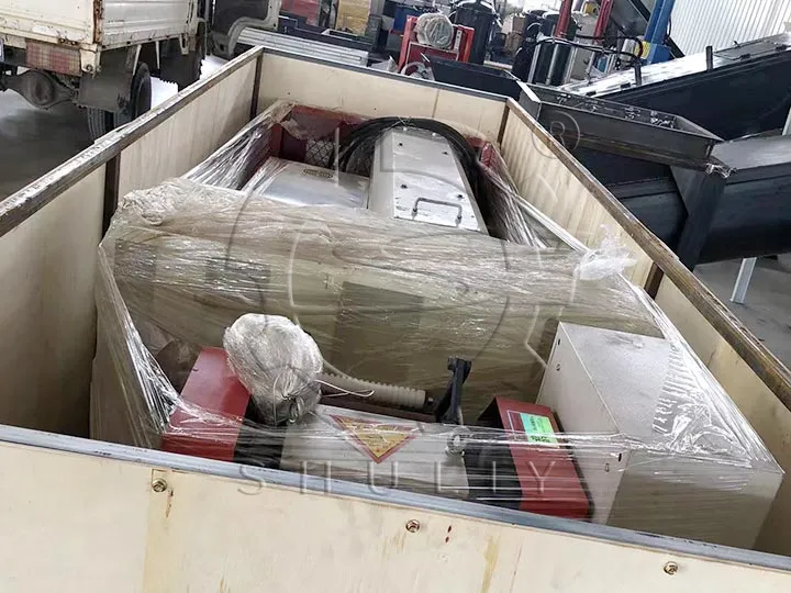ماكينة تكوير البلاستيك إلى غانا
