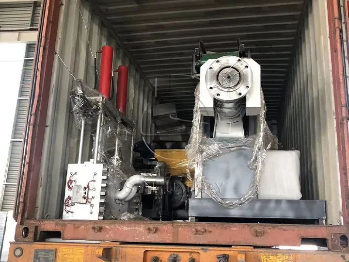 Máquina peletizadora de PVC enviada a Omán
