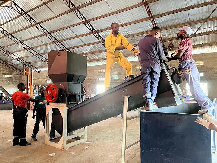 Installation de broyeur de recyclage de plastique au Nigeria